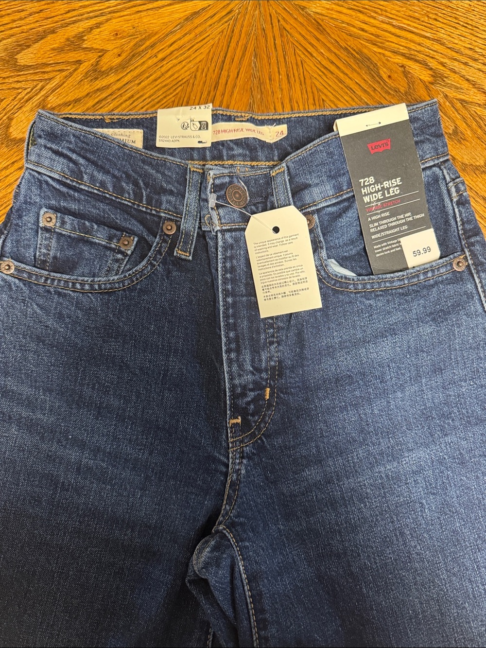 Levi's NWT 24 X 32 728 High-Rise Wide Leg dark denim Jeans - Picture 5 of 6
